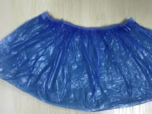 HDPE μίας χρήσης κάλυψη παπουτσιών με το άσπρο γαλαζοπράσινο χρώμα 41cm μέγεθος 45cm